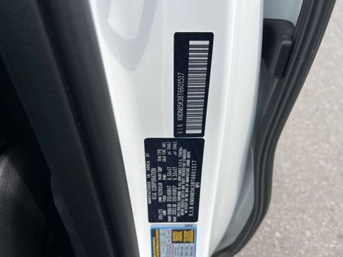 Used 2026 Kia Carnival FWD image 32