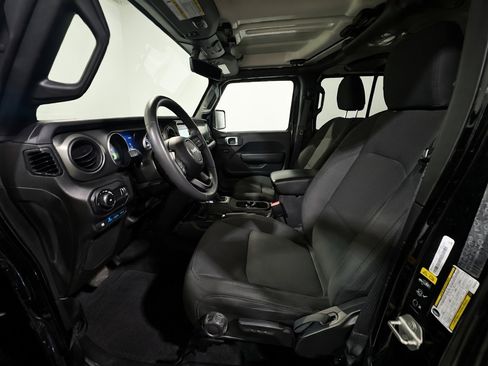 Used 2023 Jeep Wrangler Unlimited AWD/4WD image 15