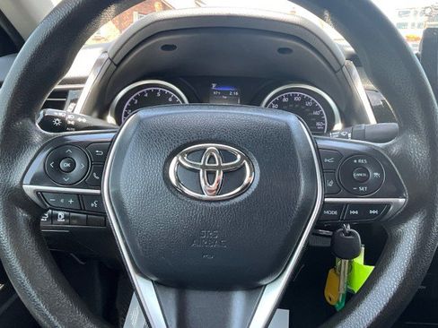 Used 2022 Toyota Camry LE FWD image 13