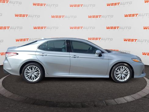 Used 2019 Toyota Camry XLE w/ Carpet Mat Package FWD image 6