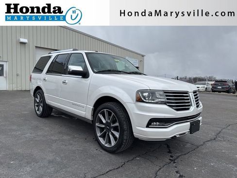 Used 2016 Lincoln Navigator Reserve image 1