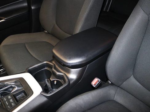 Used 2021 Toyota RAV4 LE image 59