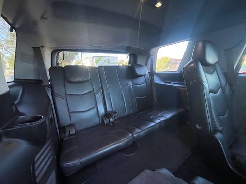 Used 2017 Cadillac Escalade 2WD image 14