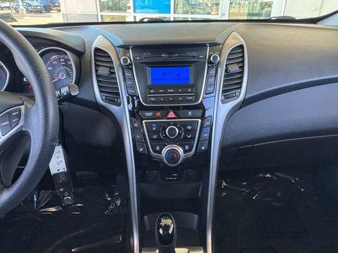 Used 2016 Hyundai Elantra GT FWD image 13