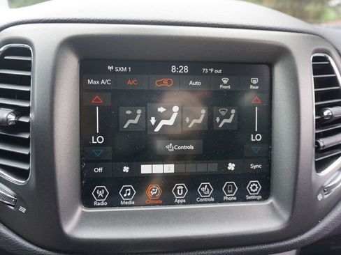 Used 2019 Jeep Compass Trailhawk w/ Cold Weather Group AWD/4WD image 11
