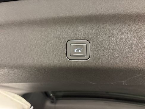 New 2026 GMC Yukon Elevation w/ LPO, Elevation Black Package image 17