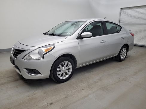 Used 2018 Nissan Versa SV w/ SV Special Edition image 2