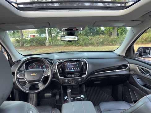Used 2019 Chevrolet Traverse RS image 16