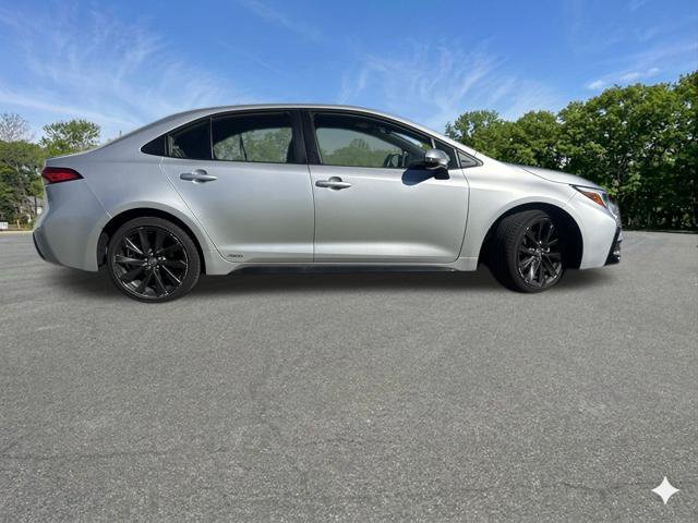 Used 2024 Toyota Corolla SE w/ Convenience Package AWD/4WD image 6