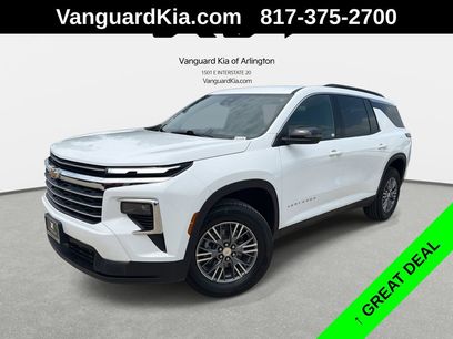 Used 2025 Chevrolet Traverse LT