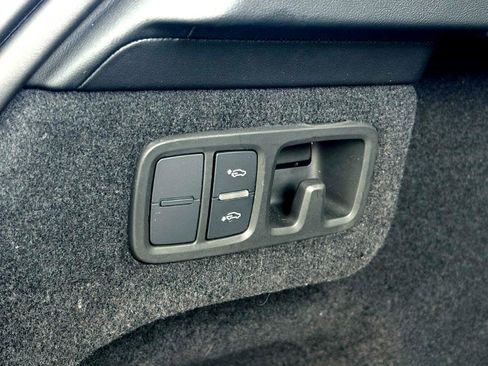 Used 2021 Lamborghini Urus image 36