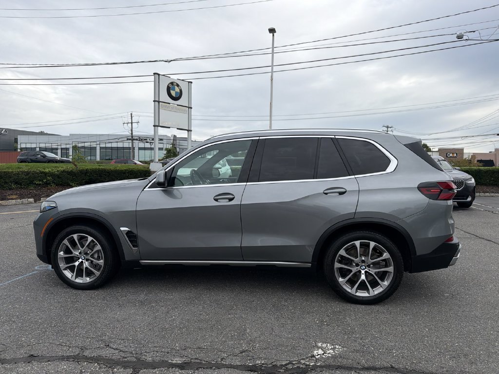 Used 2024 BMW X5 xDrive40i w/ Premium Package AWD/4WD image 11