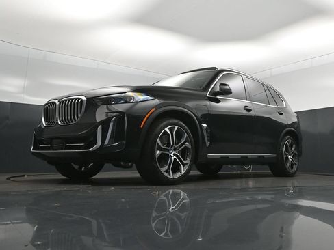 Used 2024 BMW X5 xDrive50e w/ Premium Package AWD/4WD image 38