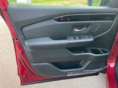 New 2025 Honda Pilot EX-L image 16