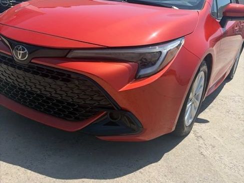 Used 2023 Toyota Corolla SE FWD image 2