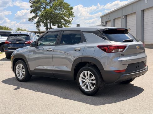 Used 2023 Chevrolet TrailBlazer LS FWD image 10