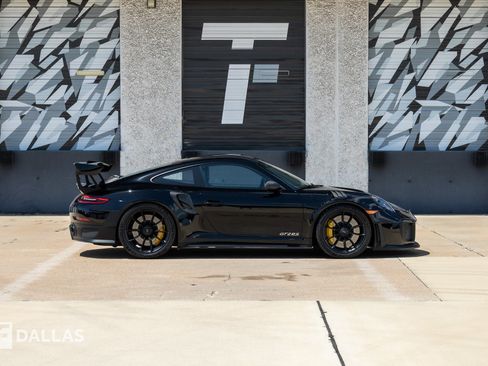 Used 2018 Porsche 911 GT2 RS RWD image 17