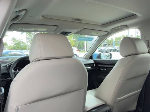 Used 2023 Honda CR-V EX-L image 9