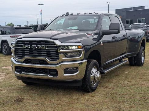 New 2026 RAM 3500 Tradesman AWD/4WD image 4