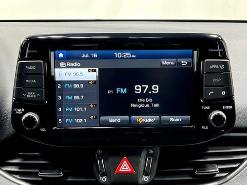 Used 2019 Hyundai Elantra GT FWD image 23