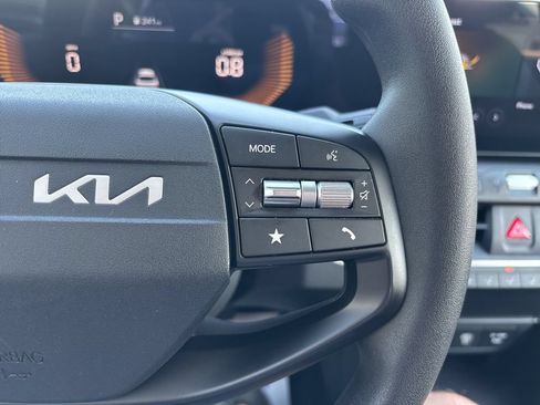 Used 2025 Kia K4 FWD image 59