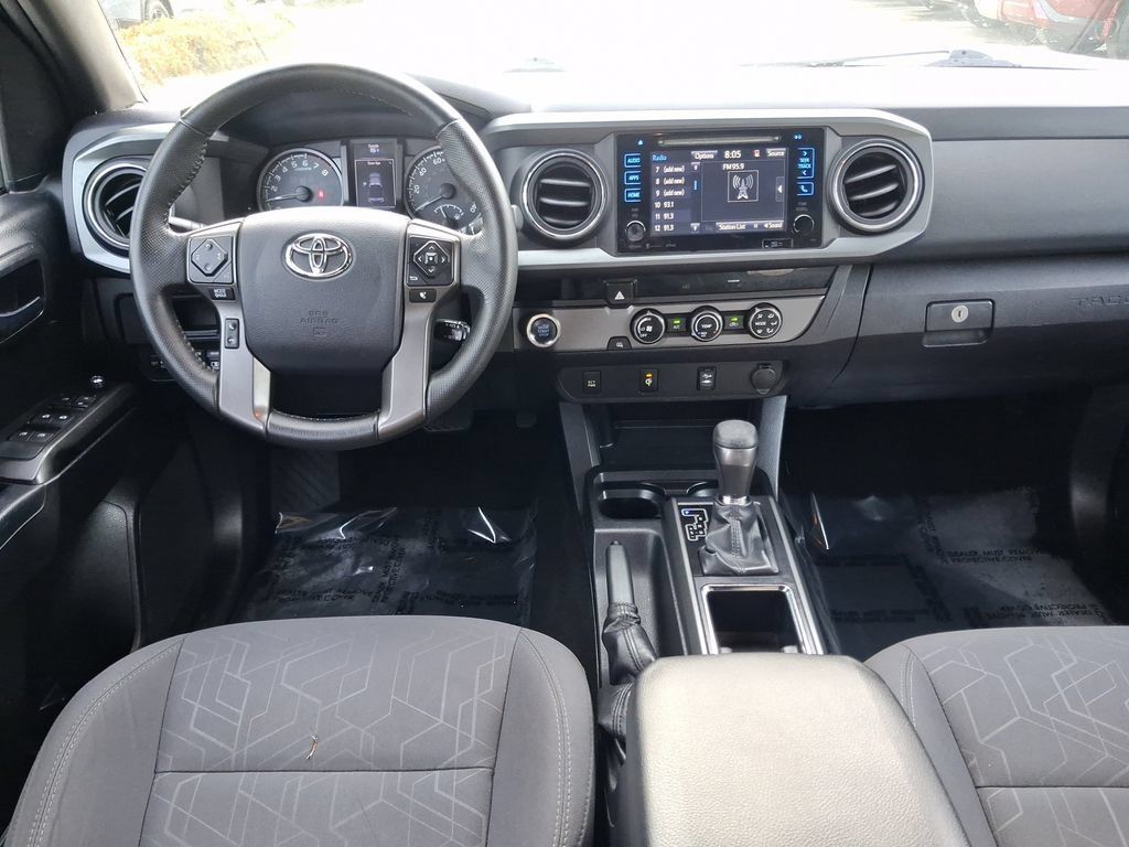 Used 2017 Toyota Tacoma TRD Sport w/ Tow Package RWD image 10