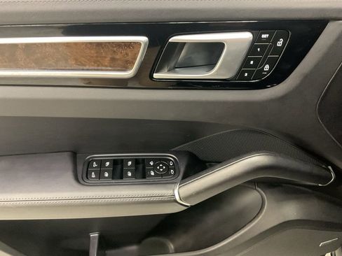 Used 2023 Porsche Cayenne GTS image 11