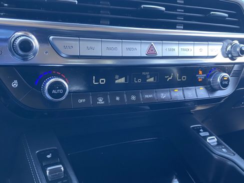 Certified 2022 Kia Telluride EX w/ EX Premium Package AWD/4WD image 27