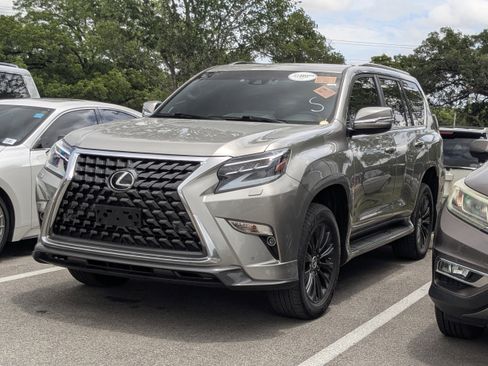 Used 2023 Lexus GX 460 Premium w/ Accessory Package AWD/4WD image 3