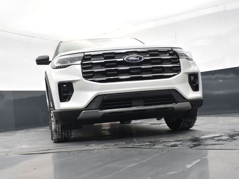 New 2026 Ford Explorer Active w/ Active Comfort Package image 19