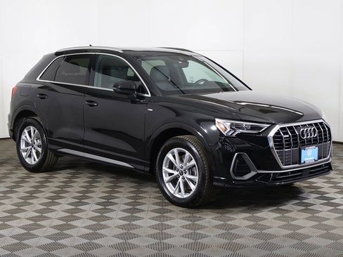 Used 2023 Audi Q3 2.0T Premium Plus w/ Premium Plus Package image 2