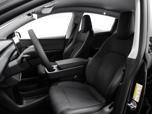 Used 2026 Tesla Model Y 2WD image 31