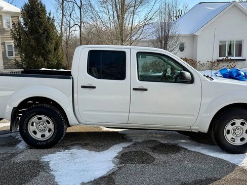 Used 2018 Nissan Frontier S image 8