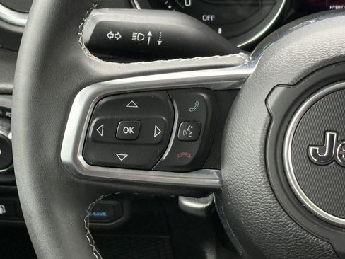 Used 2023 Jeep Wrangler Unlimited Sahara AWD/4WD image 7