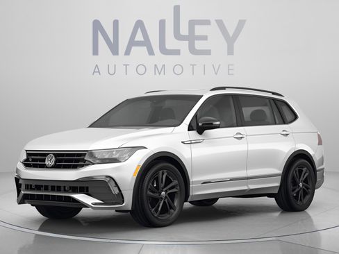 Used 2023 Volkswagen Tiguan SE w/ Panoramic Sunroof Package FWD image 1