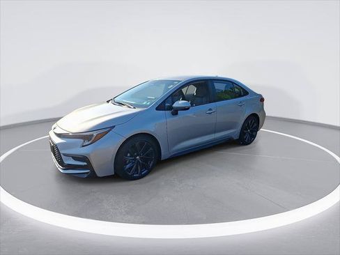 Certified 2025 Toyota Corolla SE FWD image 6