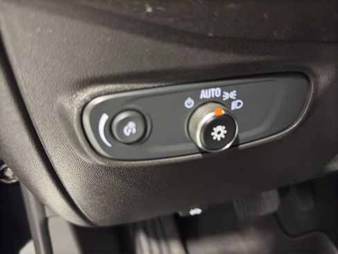 Used 2024 Chevrolet Equinox RS w/ RS Leather Package FWD image 21