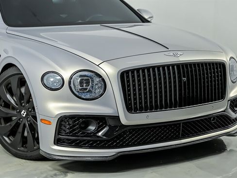 Used 2022 Bentley Flying Spur V8 AWD/4WD image 3