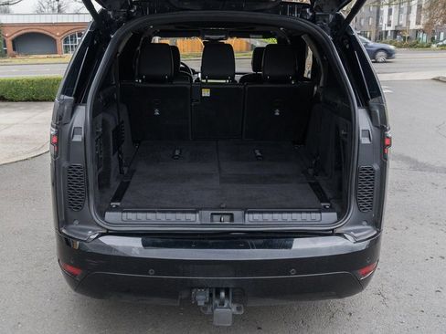 Used 2021 Land Rover Discovery S R-Dynamic image 9