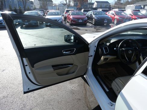 Used 2019 Acura TLX image 15