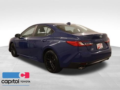 Used 2025 Toyota Camry SE w/ Convenience Package AWD/4WD image 4