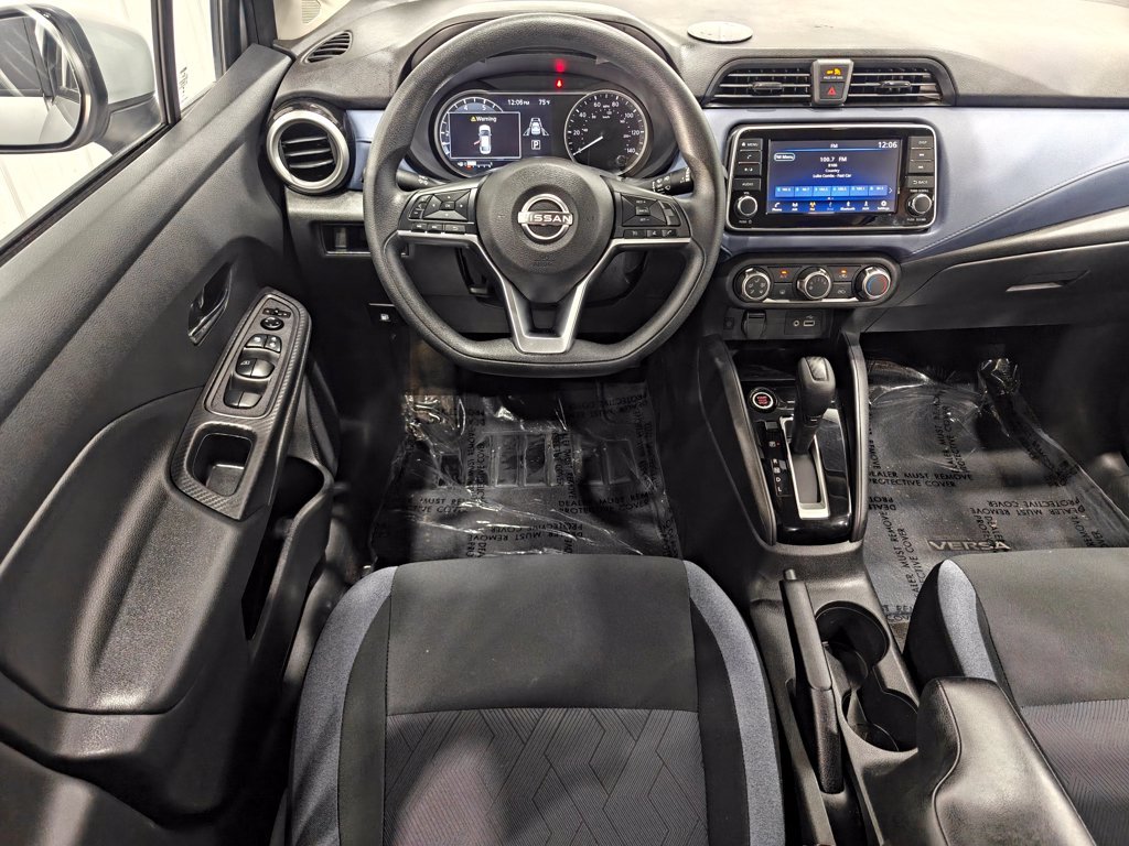 Used 2024 Nissan Versa SV FWD image 4