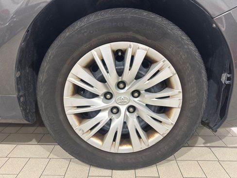 Used 2014 Toyota Camry LE FWD image 30