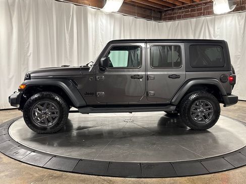Used 2025 Jeep Wrangler Unlimited Sport AWD/4WD image 6