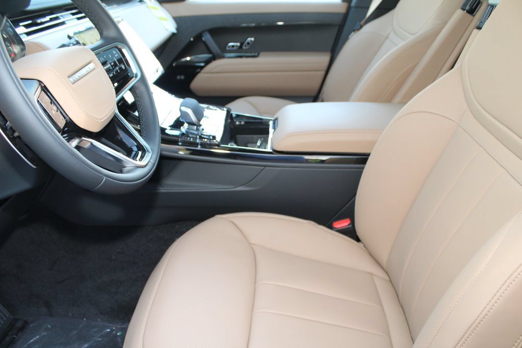 New 2026 Land Rover Range Rover Sport SE AWD/4WD image 30