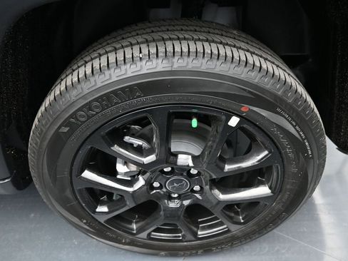 New 2026 Jeep Compass Latitude image 9