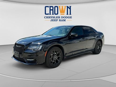 Used 2021 Chrysler 300 Touring L AWD/4WD image 7