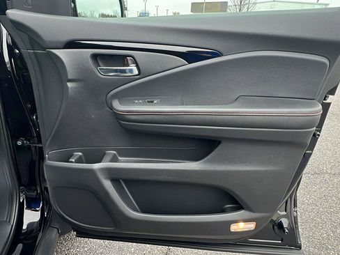New 2026 Honda Ridgeline Black Edition image 12