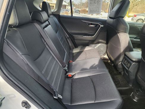 Used 2023 Toyota RAV4 Limited image 17