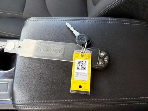 Used 2015 Chevrolet Traverse LT w/ Traveler's Package FWD image 31